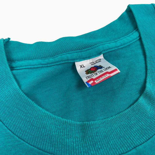 90S APPLE RAINBOW SPELL OUT T-SHIRT | XL