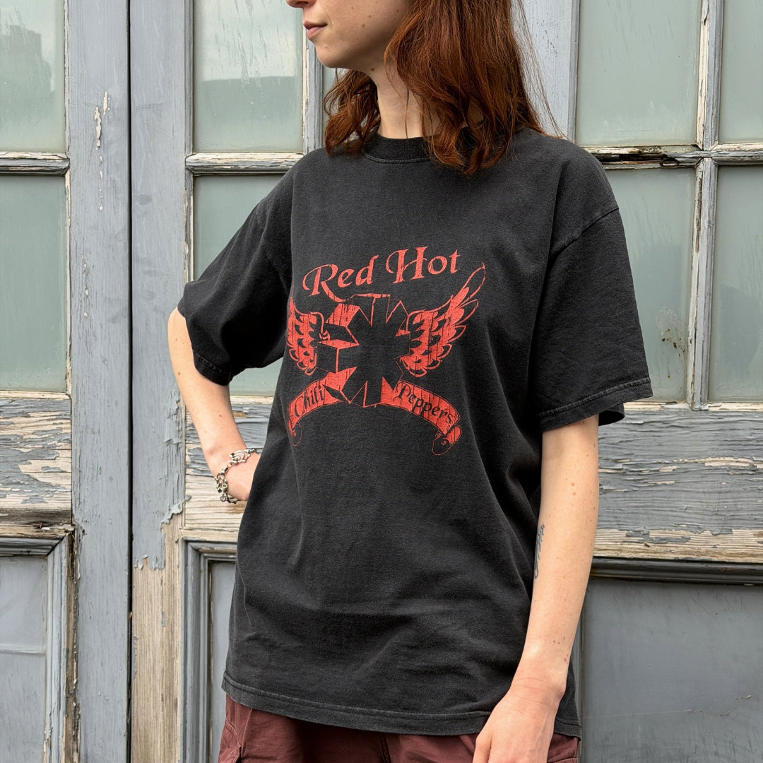 2004 RED HOT CHILI PEPPERS T-SHIRT | M