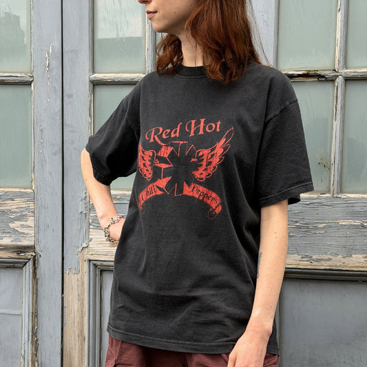 2004 RED HOT CHILI PEPPERS T-SHIRT | M